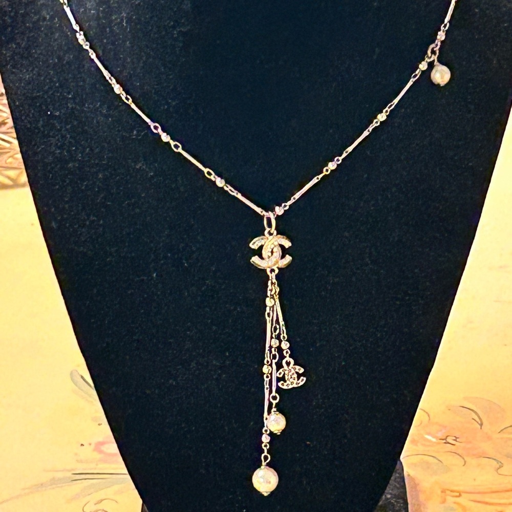 CHANEL Silver White Necklace with Pearls & Crystals Authentic 🔥Sale Ends Jan 1🔥 - Picture 3 of 10